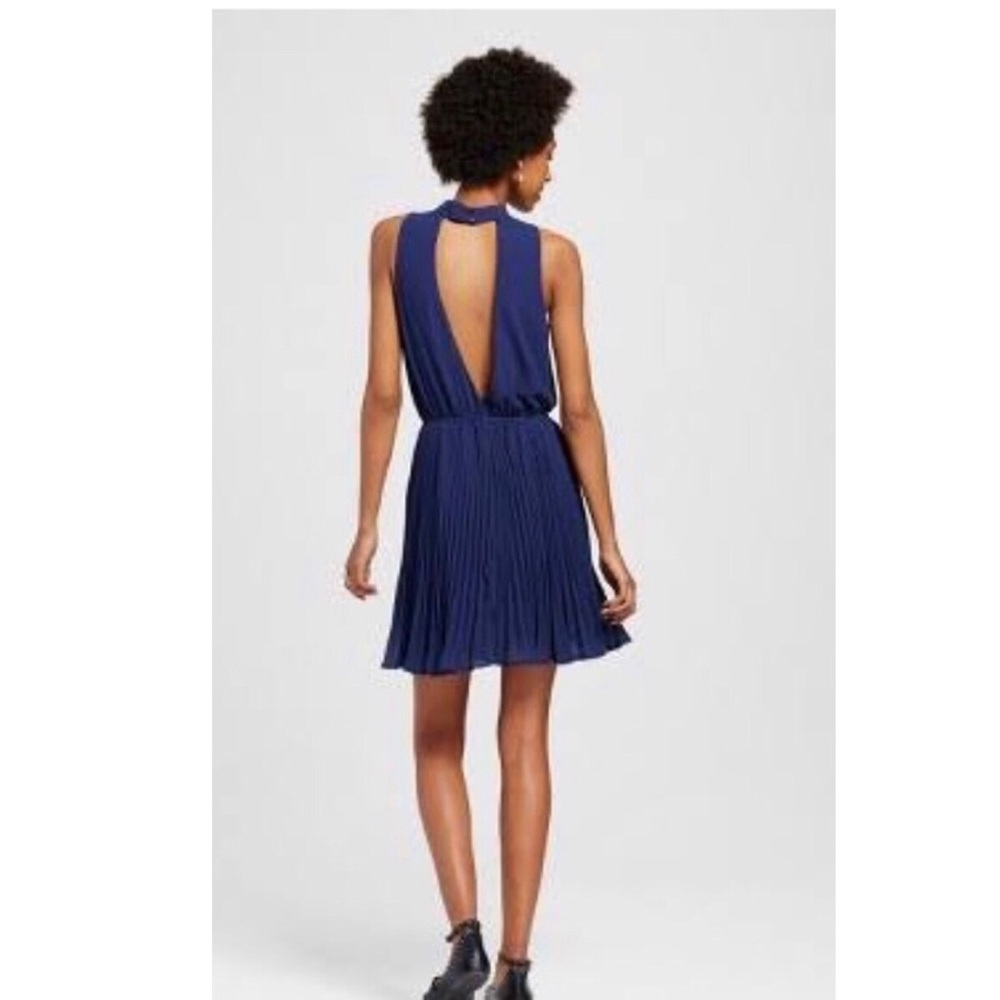 Big Strike USA Blue Pleated Dress, Size Small,
NEW WITH TAG, 36” Length